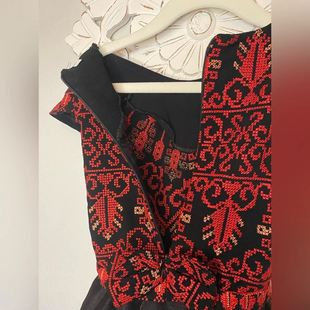 Girls embroidered ruffle dresses size 2T BRAND NEW no tags though! - Picture 6 of 11